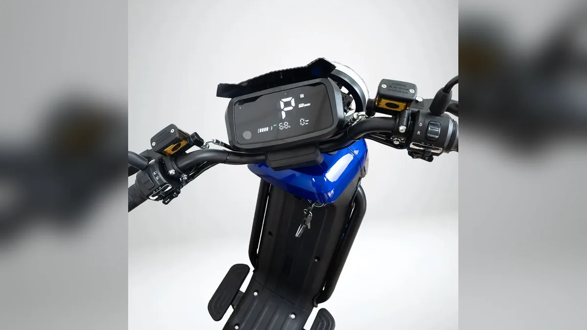 Painel digital de uma scooter elétrica mostrando velocidade e nível da bateria, referência para medir a autonomia real da melhor scooter elétrica